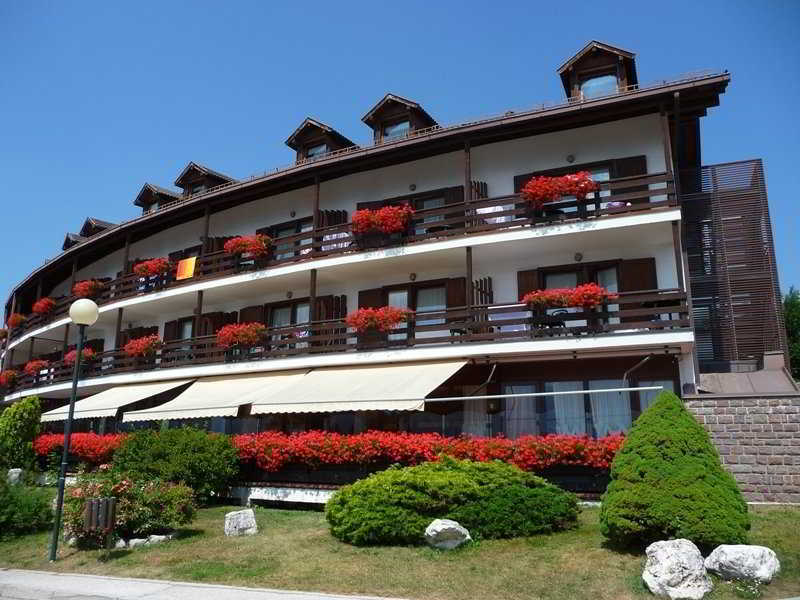 Hotel Resort Veronza Cavalese Exterior foto